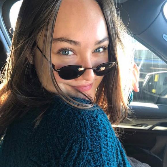 Meet your Posher, Elizabeth - Picture 1 of 1